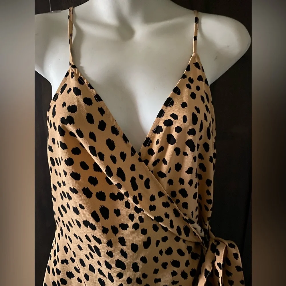Forever 21 Black and Tan Animal Print romper - Picture 3 of 11